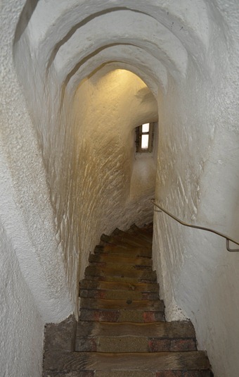 [Munich%252015%2520stairs%255B6%255D.jpg]