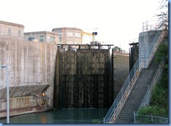 8061 Welland Canals Pwy - St. Catharines - Welland Canal Lock 4 - lock gates opening