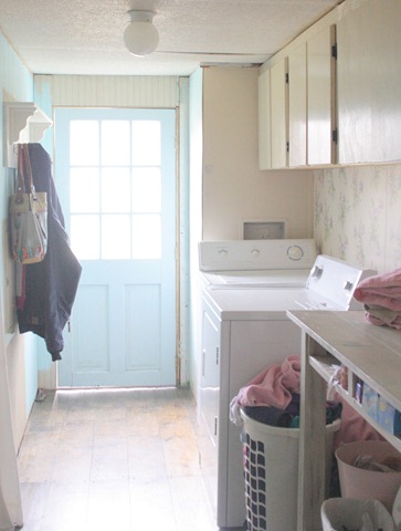 [laundry%2520room%2520before%25201%255B5%255D.jpg]