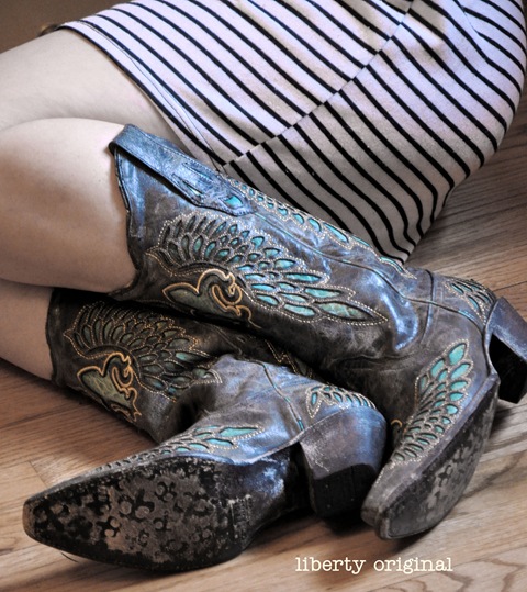 [Boots%2520Close%255B5%255D.jpg]