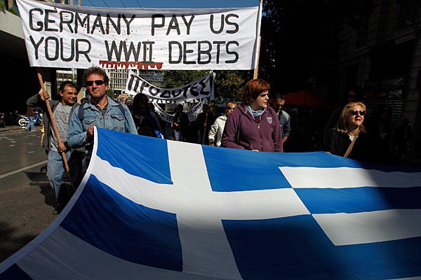 [1019-Greece-Financial-Crisis-strike-unions_full_600%255B7%255D.jpg]