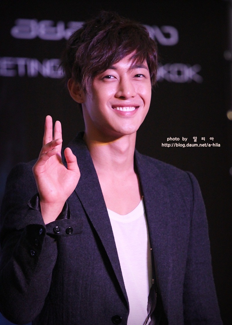 [presscon%2520BKK_ahlia1%2520%25284%2529%255B4%255D.jpg]