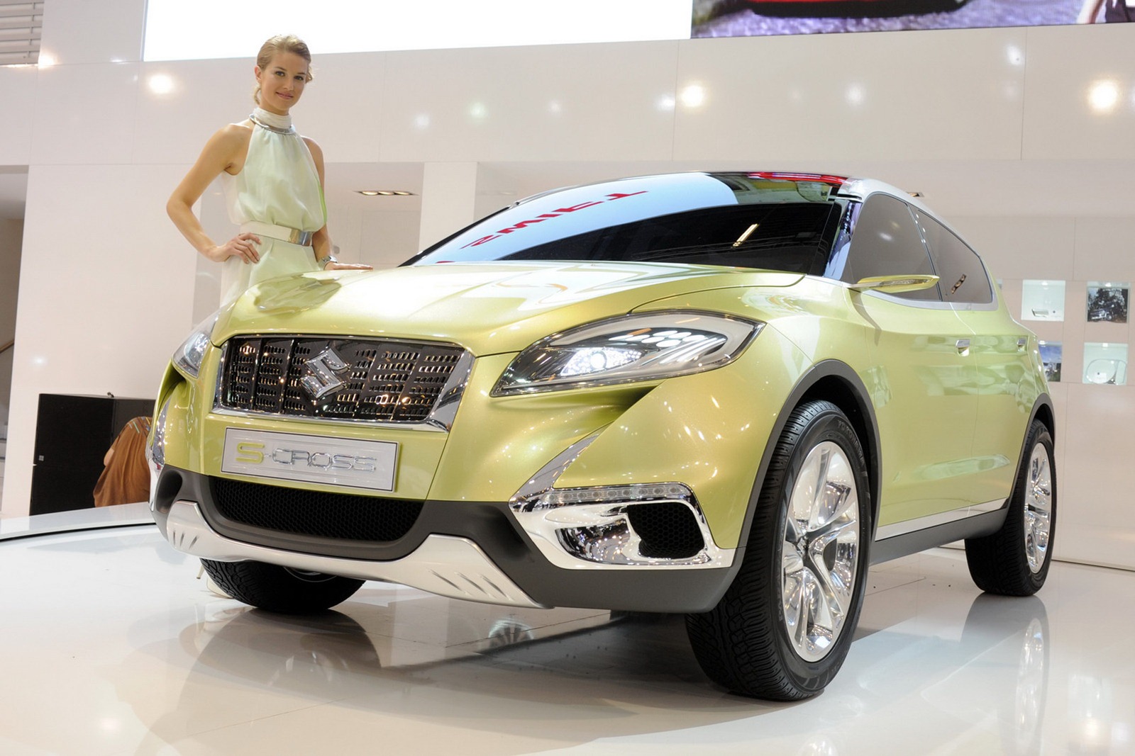 [Suzuki-S-CROSS-Concept-1%255B2%255D.jpg]