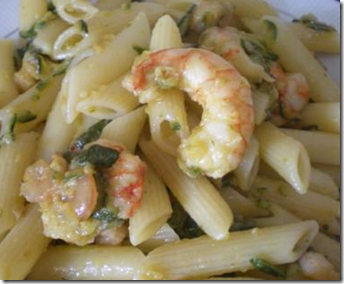Pennette con zucchine, gamberetti e panna 