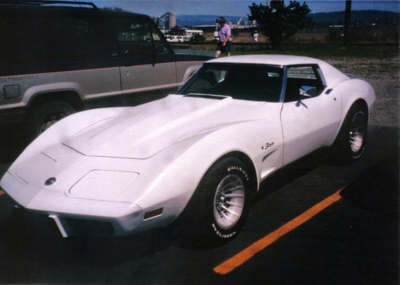 [54-1976-Chevrolet-Corvette-Stingray-.jpg]