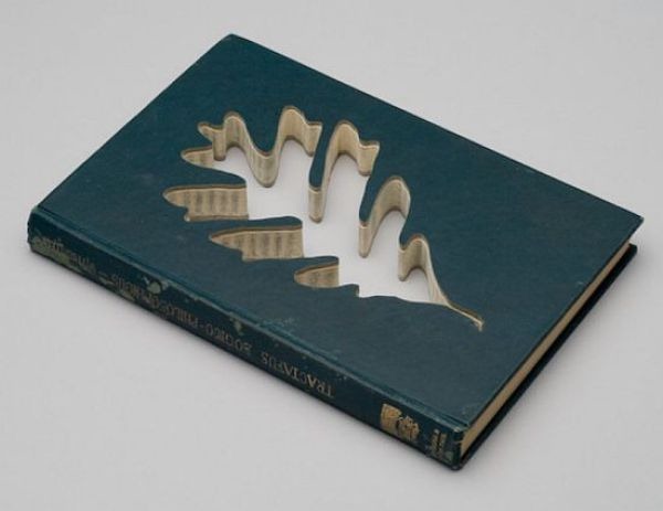 [astonishing_book_sculptures_640_164.jpg]