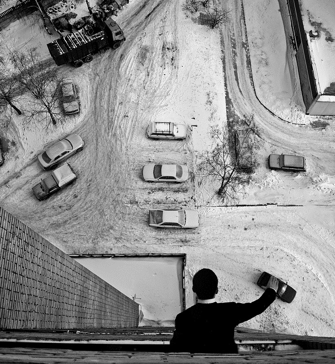 [leaning-out-window-moving-cars-below%255B5%255D.jpg]