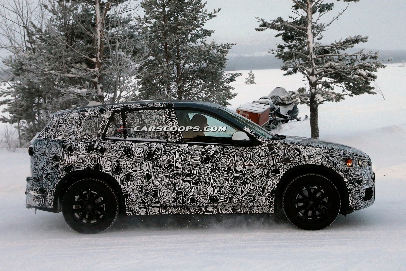[2016-BMWX1-CUV-04%255B3%255D.jpg]