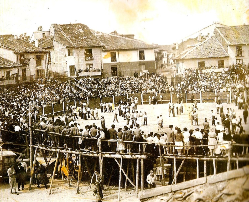 [Adaptacin-de-la-Plaza-Mayor-de-Riaza.jpg]