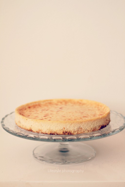 Articole culinare : Tofu cheesecake pufos cu sos mentolat de capsuni