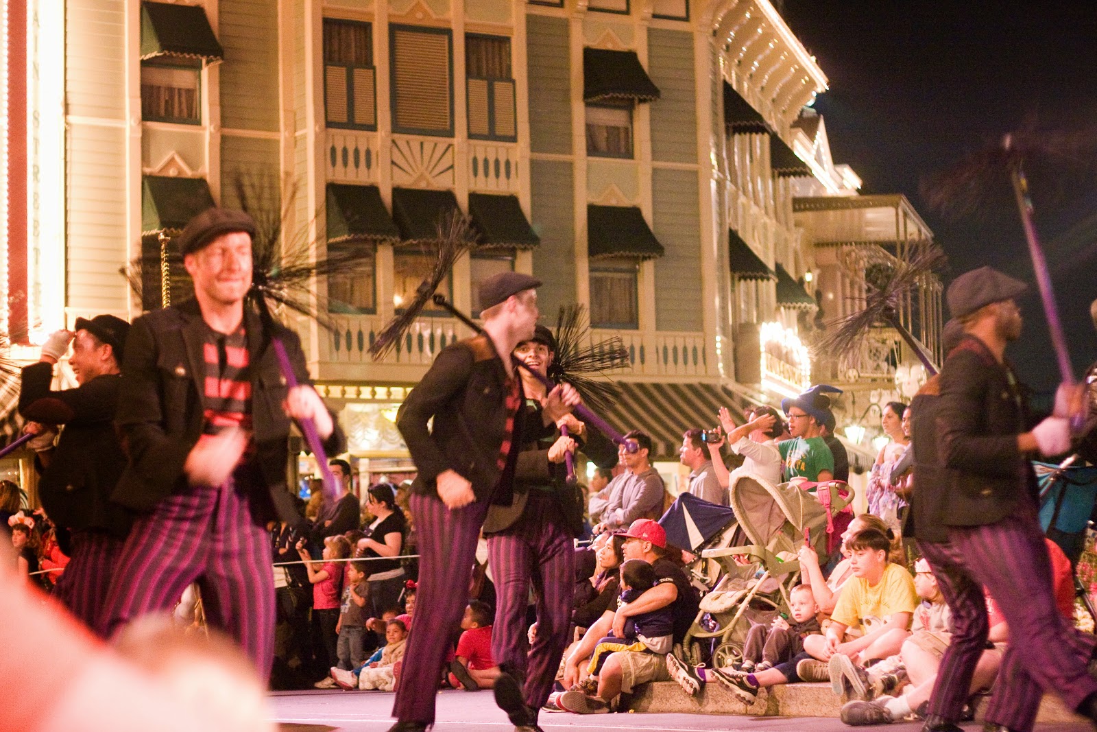 [soundtastic%2520parade%2520chimney%2520sweeps%255B8%255D.jpg]