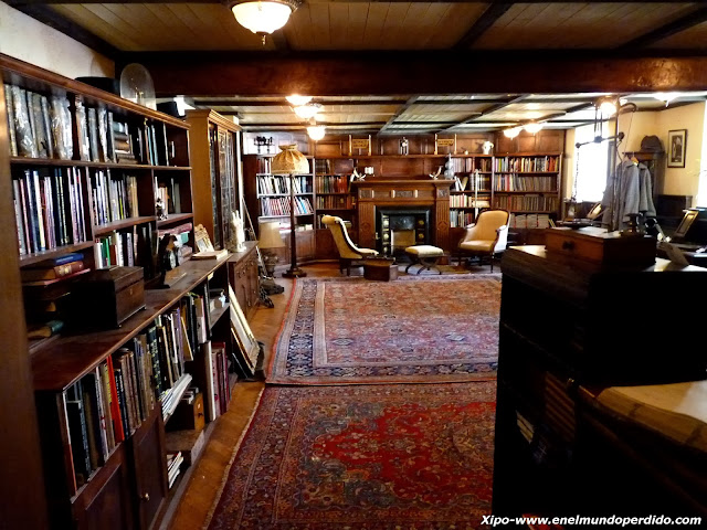 biblioteca-sherlock-holmes.JPG