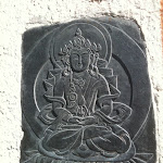 Buddha a 1300 su muro di una casa.JPG