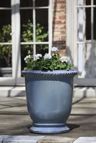 I am obsessed with the blue glaze on this planter. It's absolutely mesmerizing. (campaniainternational.com) I am obsessed with the blue glaze on this planter. It's absolutely mesmerizing. (campaniainternational.com)