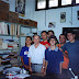 Foto tirada na sala do Bassalo em abril de 2005. Da esquerda para a direita: Adriano Rocha, Bassalo, Marleson Mendes, Marcelo Leopoldo Sepeda, Igor Araújo, Antonio Eduardo Barros e Penn Lee Menezes.