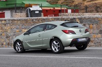 2014-Opel-Astra-GTC-4 2014-Opel-Astra-GTC-4