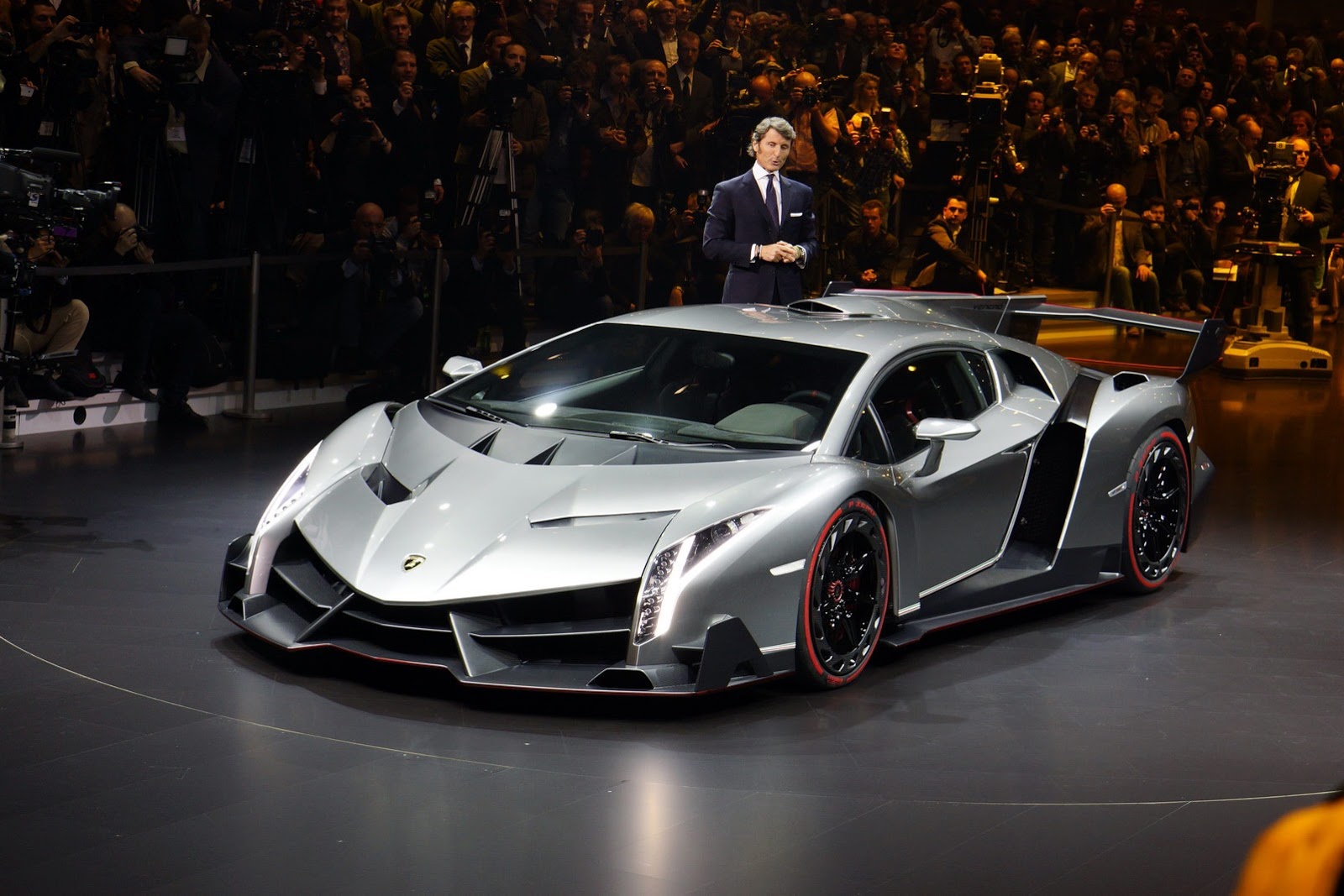 [Lamborghini-Veneno-41%255B2%255D.jpg]