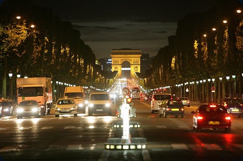 Paris Avenue_des_Champs-Élysées