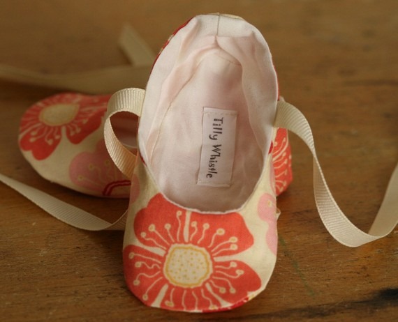 [Coral%2520Baby%2520Booties%255B3%255D.jpg]