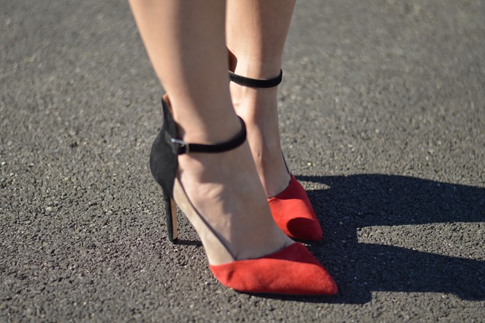Little black dress, tubino nero, zara shoes, zara heels, stradivarius bag, carrera, carrera sunglasses, carrere 6000 wayfarer, fashion blog, elisa taviti blog