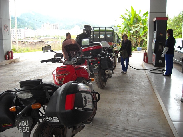 [DSCN79112.jpg]