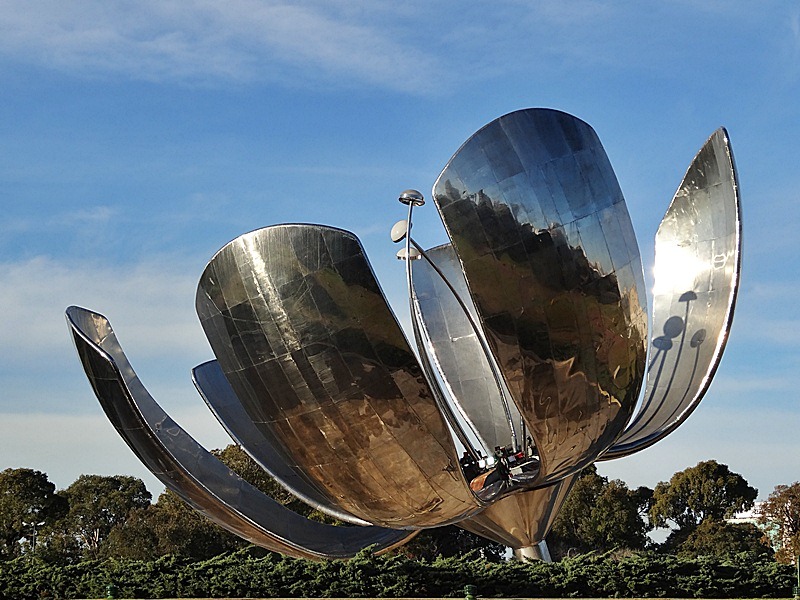 [Floralis_Generica%255B3%255D.jpg]