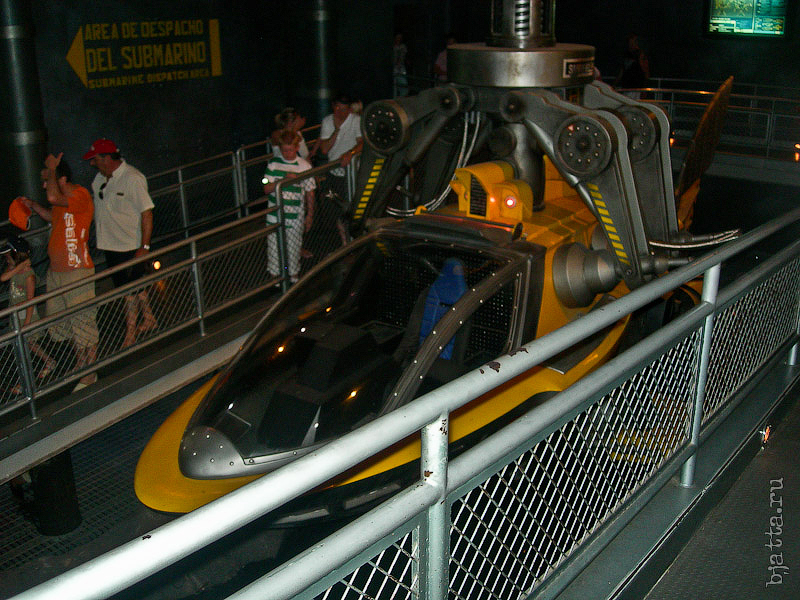 22. Aloha Polynesia. Порт Авентура. Port Aventura. Salou. Costa Dorada. Spain. Вход в кинозал напоминает пещеру капитана Немо. 22. Aloha Polynesia. Порт Авентура. Port Aventura. Salou. Costa Dorada. Spain. Вход в кинозал напоминает пещеру капитана Немо.