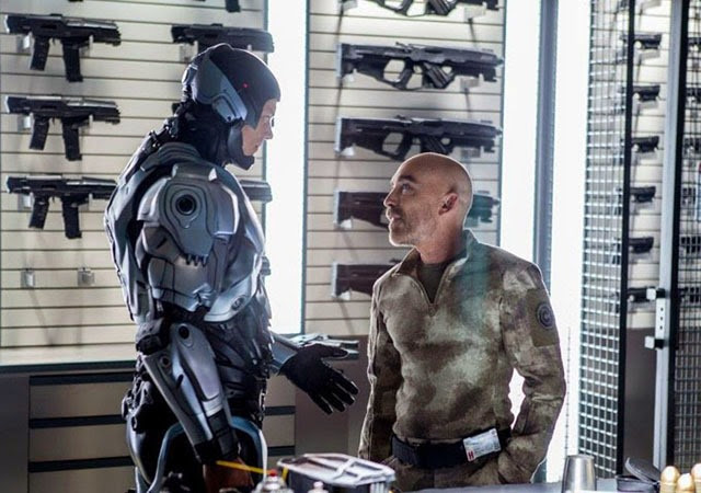 Nyolc új kép és egy új trailer a RobotZsaruhoz 01
