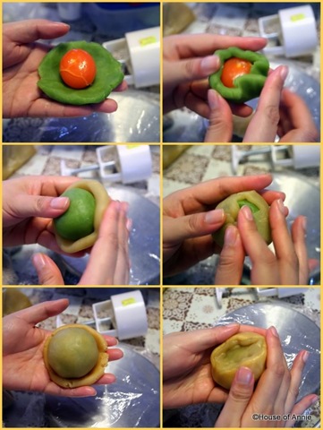 [Wrapping%20Traditional%20Mooncakes%5B2%5D.jpg]