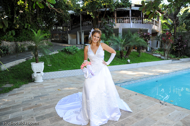 Foto número 0030 de Margareth + Higor do Studio Caldas, do Rio de Janeiro, RJ. Lincoln Caldas e equipe fazem fotos de casamento (fotografias de casamentos), fotos de making-of (making of de noiva), fotos em estúdio (ensaios fotográficos), fotos de casal (ensaios fotográficos de e-session), fotos de família, vídeos de casamento (filmagem de casamentos), vídeos de making-of e clipes de casamento. Fotojornalismo e videojornalismo no Rio de Janeiro, RJ. Fotos de Margareth + Higor. Foto numero 0030 do Studio Caldas, do Rio de Janeiro, RJ. Lincoln Caldas e equipe fazem fotos de casamento (fotografias de casamentos), fotos de making-of (making of de noiva), fotos em estudio (ensaios fotograficos), fotos de casal (ensaios fotograficos de e-session), fotos de familia, videos de casamento (filmagem de casamentos), videos de making-of e clipes de casamento. Fotojornalismo e videojornalismo no Rio de Janeiro, RJ. Fotos de Casamento Zona Oeste Jacarepaguá Rio Janeiro Taquara Casa Festas fotos casamento rio janeiro fotografias casal rj foto eventos familia noiva convites buques noivas montagens fotografos penteados