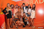 Pancho Dotto junto a sus modelo. Gentileza: Conrad