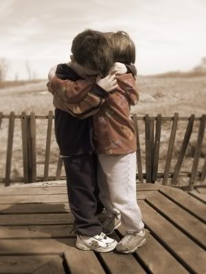 [isp_BoyGirlHug%255B14%255D.jpg]
