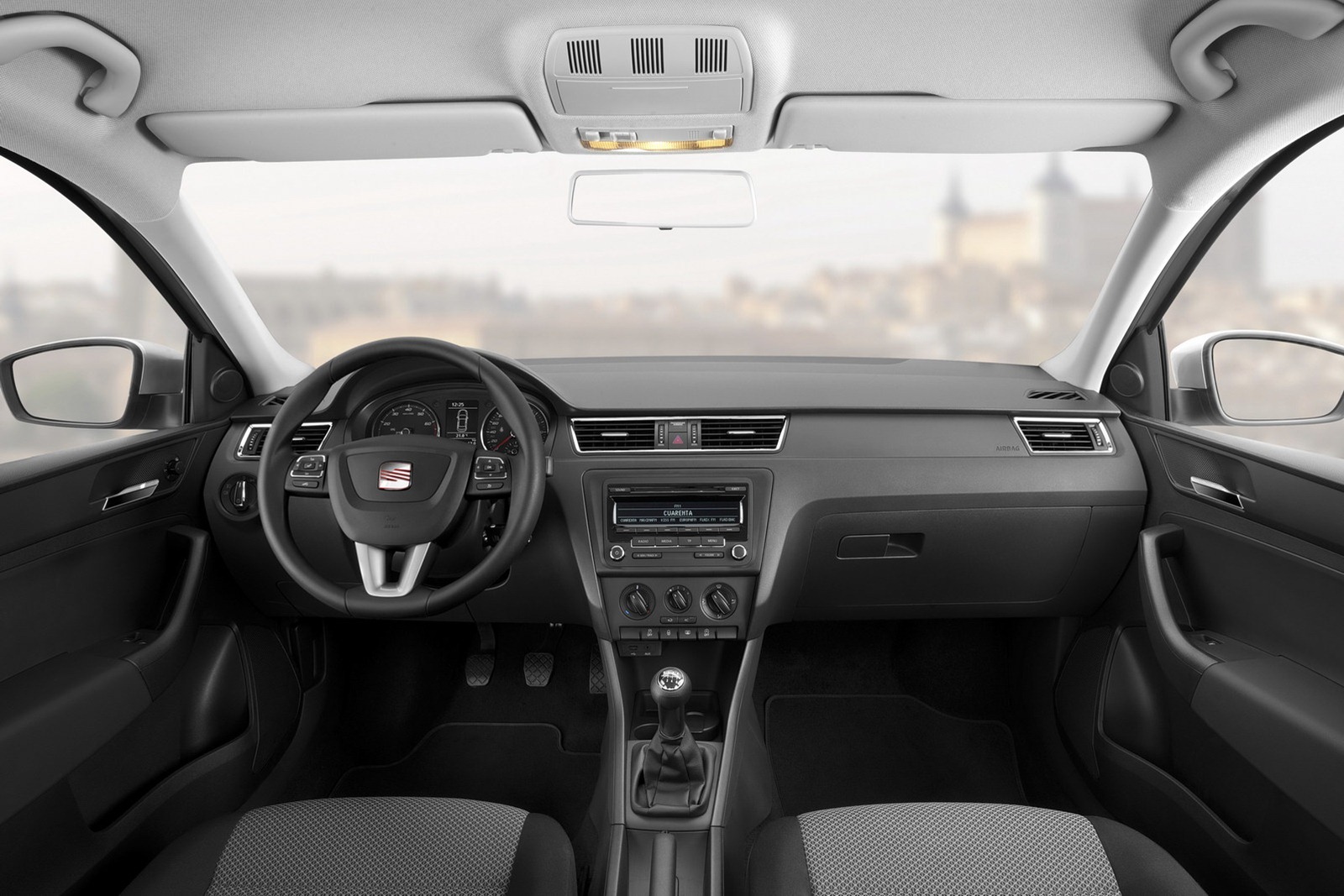 2013-Seat-Toledo-Sedan-42[2].jpg