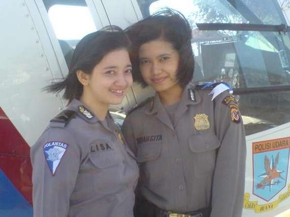 [indonesian-police-girls02%255B3%255D.jpg]