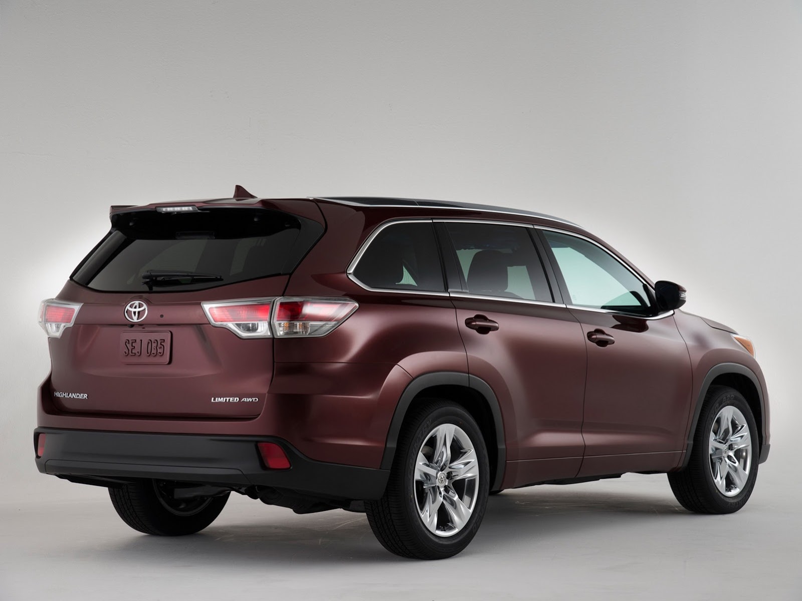 2014-Toyota-Highlander-2[3].jpg