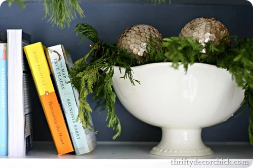 christmas decorating bookshelves