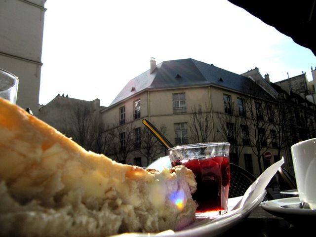 [paris2.jpg]