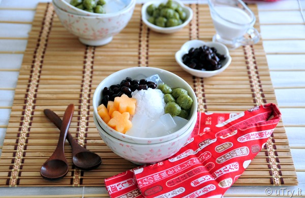 Coconut Shaved Ice with Matcha (Green Tea) Mochi    http://uTry.it