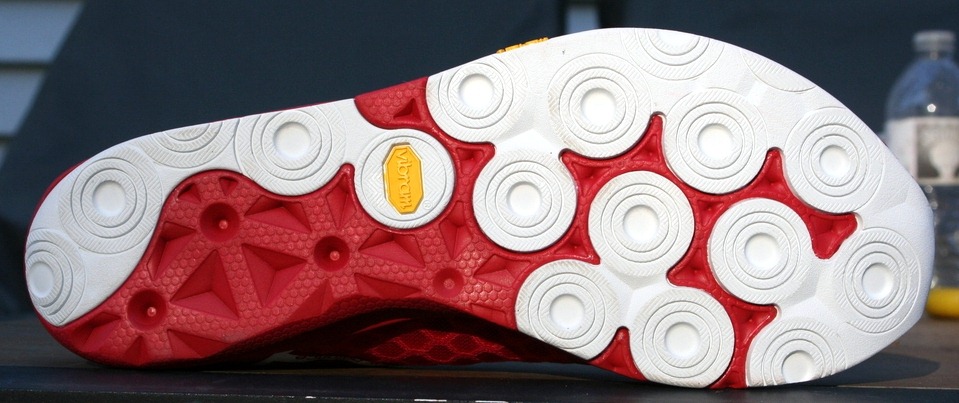 [New%2520Balance%2520Minimus%2520Road%2520MR00%2520Sole%255B4%255D.jpg]