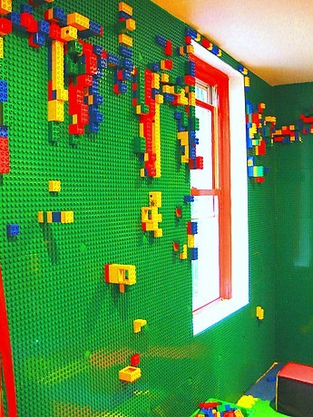 [lego%2520wall%255B2%255D.jpg]