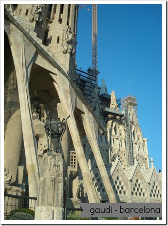 gaudi arches