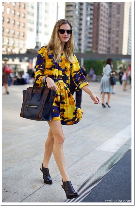 STREET-STYLE-EASY-PRINT-DRESS-FASHION-WEEK-TRIBAL-IKAT-PRINT-YELLOW-DRESS-TWO-TONE-CELINE-LUGGAGE-TOTE-ALEXANDER-WANG-SLING-BACK-BOOTS-VIA-LEE-OLIVEIRA