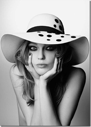 Clemence-Poesy-Sasha-Pivovarova-for-Maison-Michel-Autumn-Winter-2011-02 copia