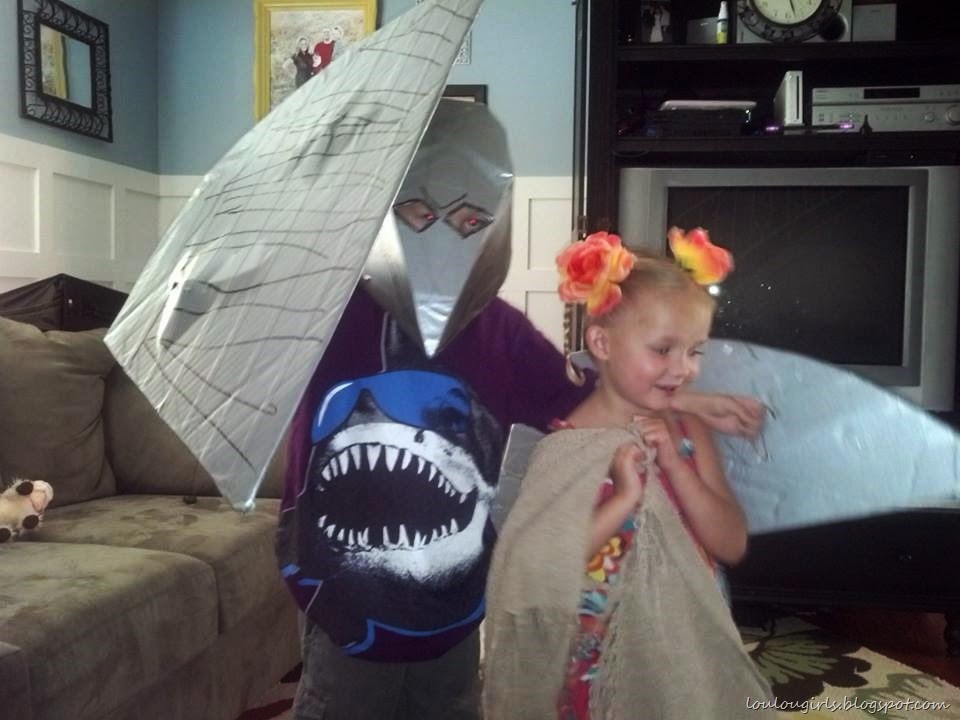 [cardboard%2520creation%255B3%255D.jpg]