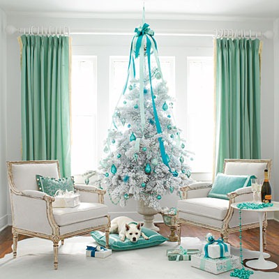 [white-christmas-tree-l%255B4%255D.jpg]