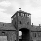 Birkenau Gates Black and White.jpg