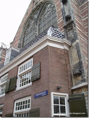 Amsterdam. Oude Kerk (Iglesia Vieja) - PB090615