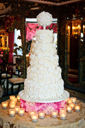 Peggy Porschen, who recently designed the wedding cake for model Kate Moss, also created this gorgeous one for the tea.