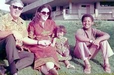 [OBAMA%2520mother%2520StanleyAnnDunham%2520with%2520her%2520father%2520and%2520children%255B10%255D.jpg]