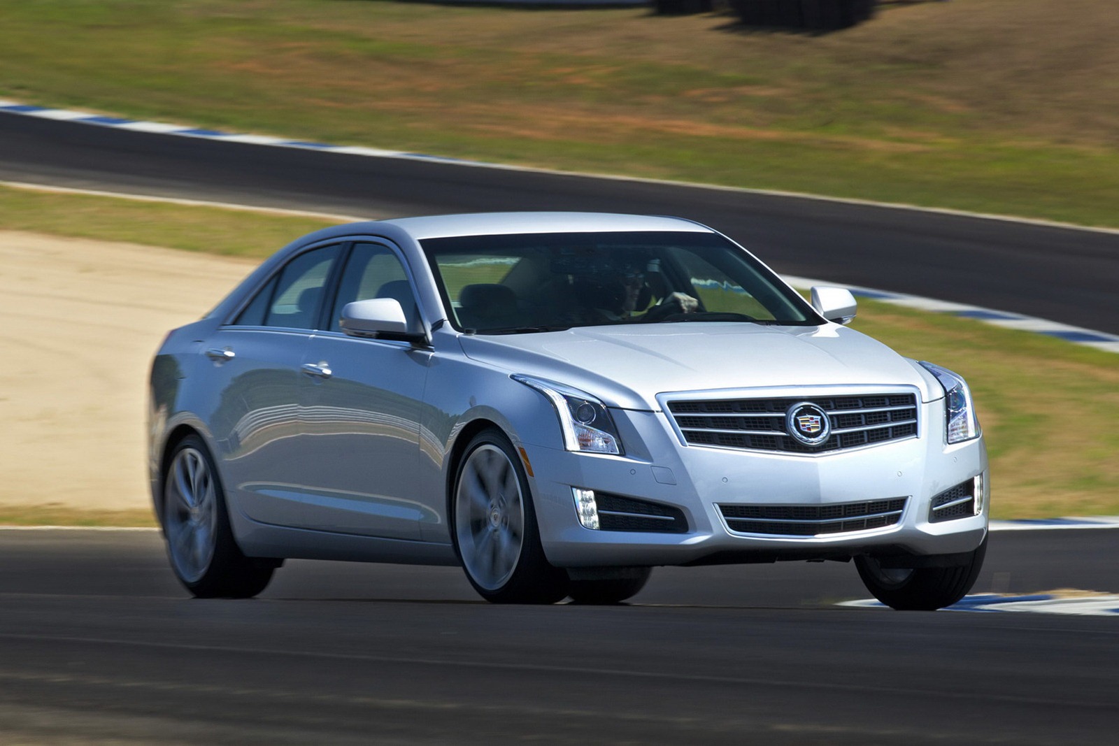 [2013-Cadillac-ATS-123%255B2%255D.jpg]